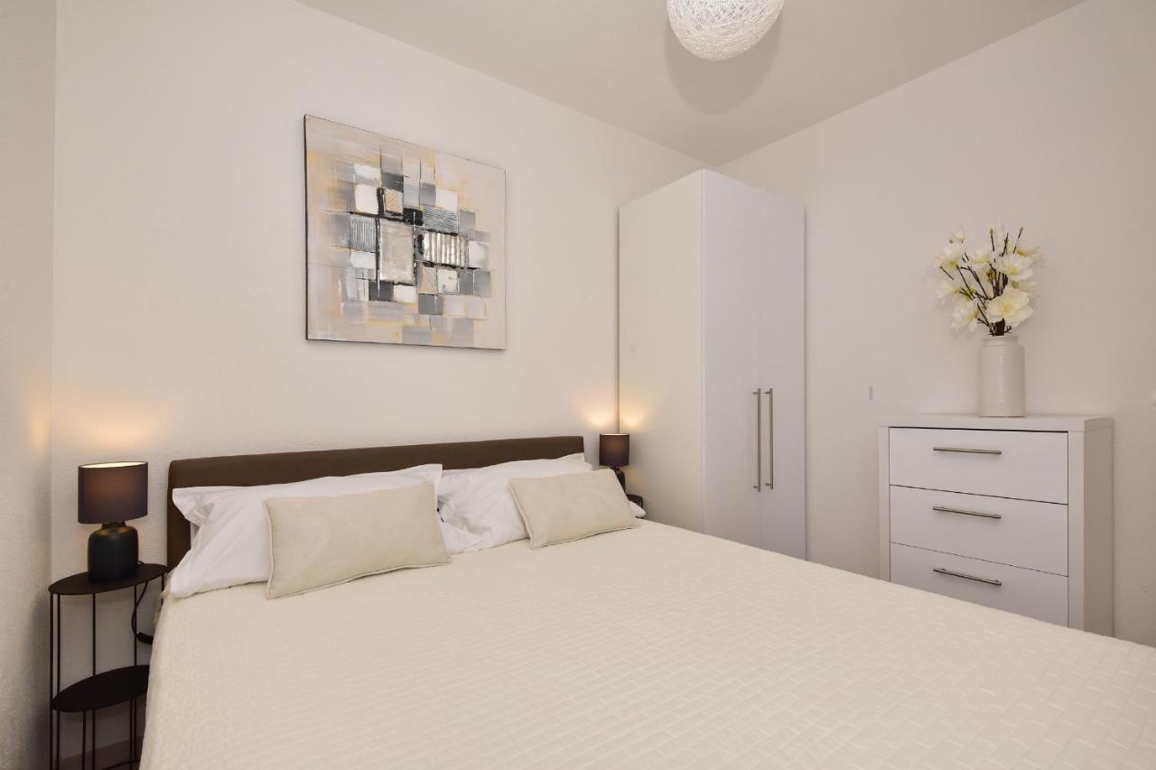Apartman Luka Igrane Bagian luar foto