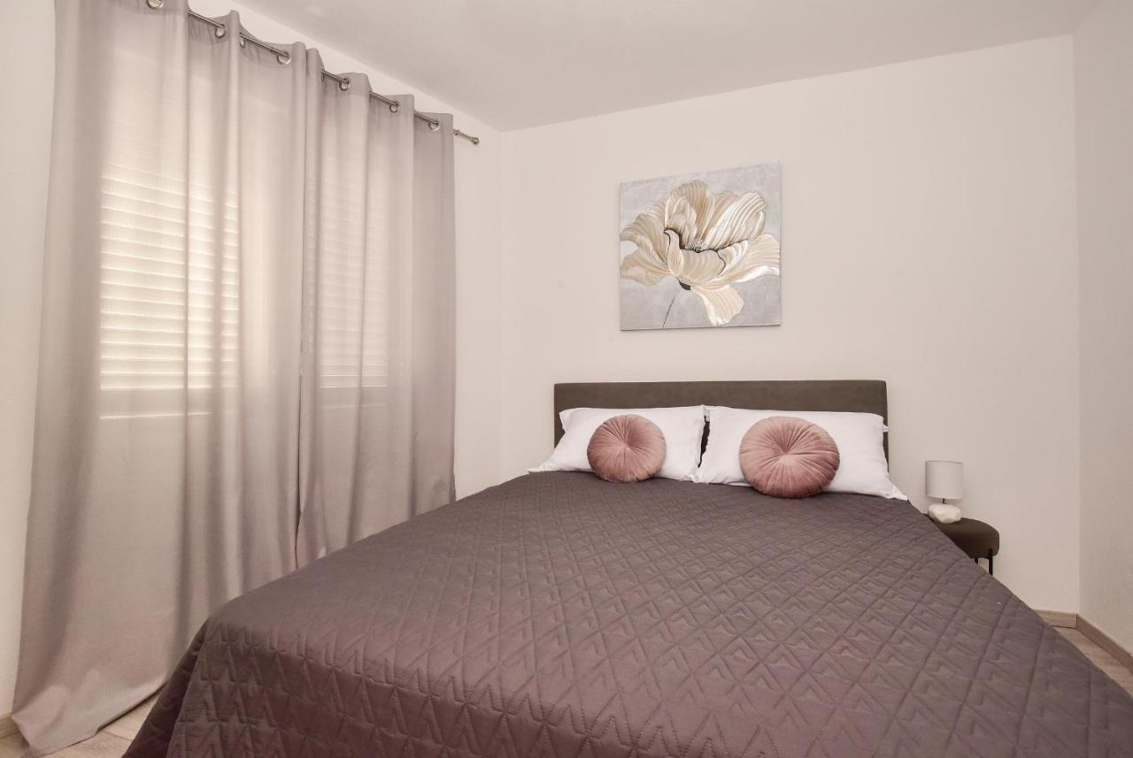 Apartman Luka Igrane Bagian luar foto