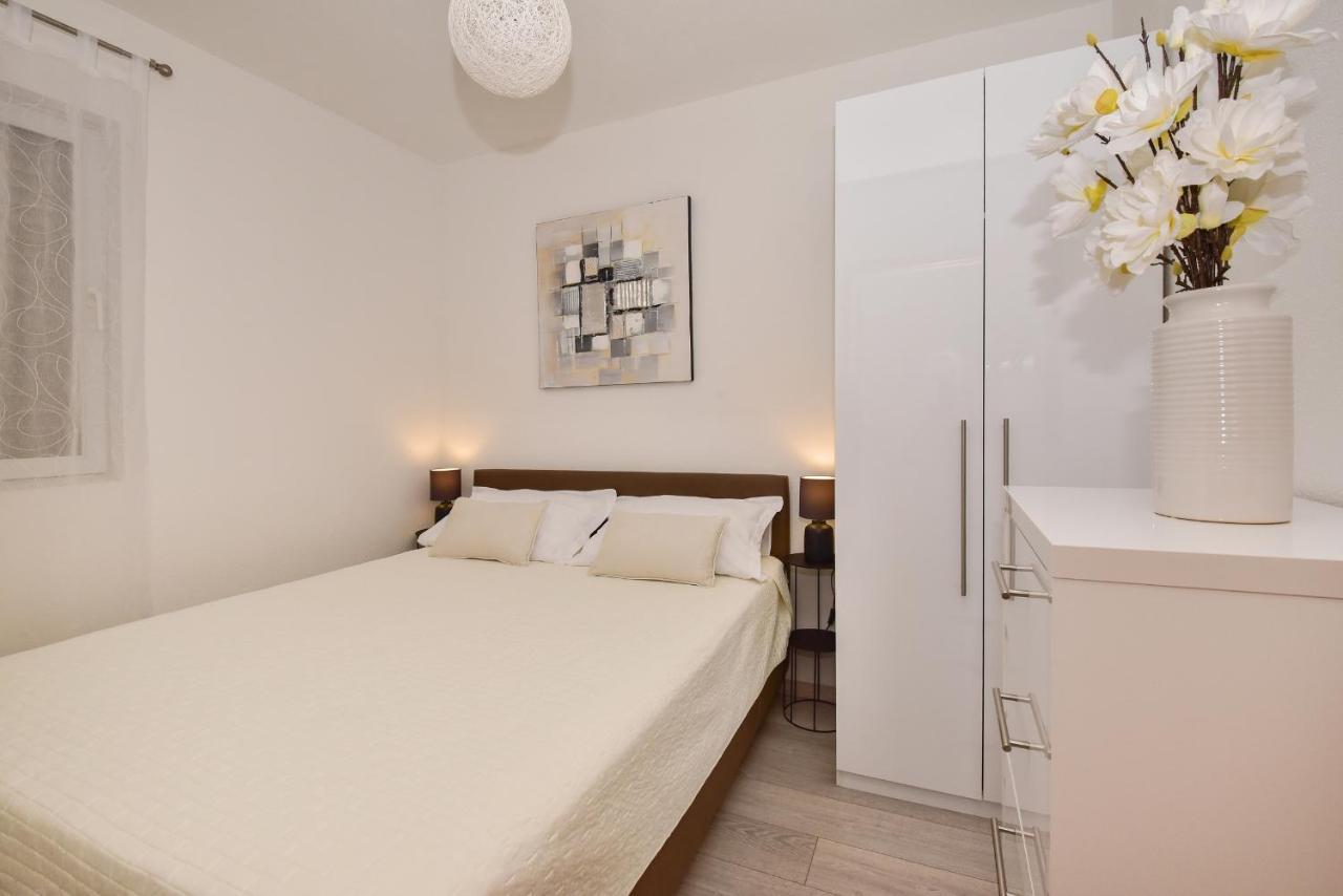 Apartman Luka Igrane Bagian luar foto