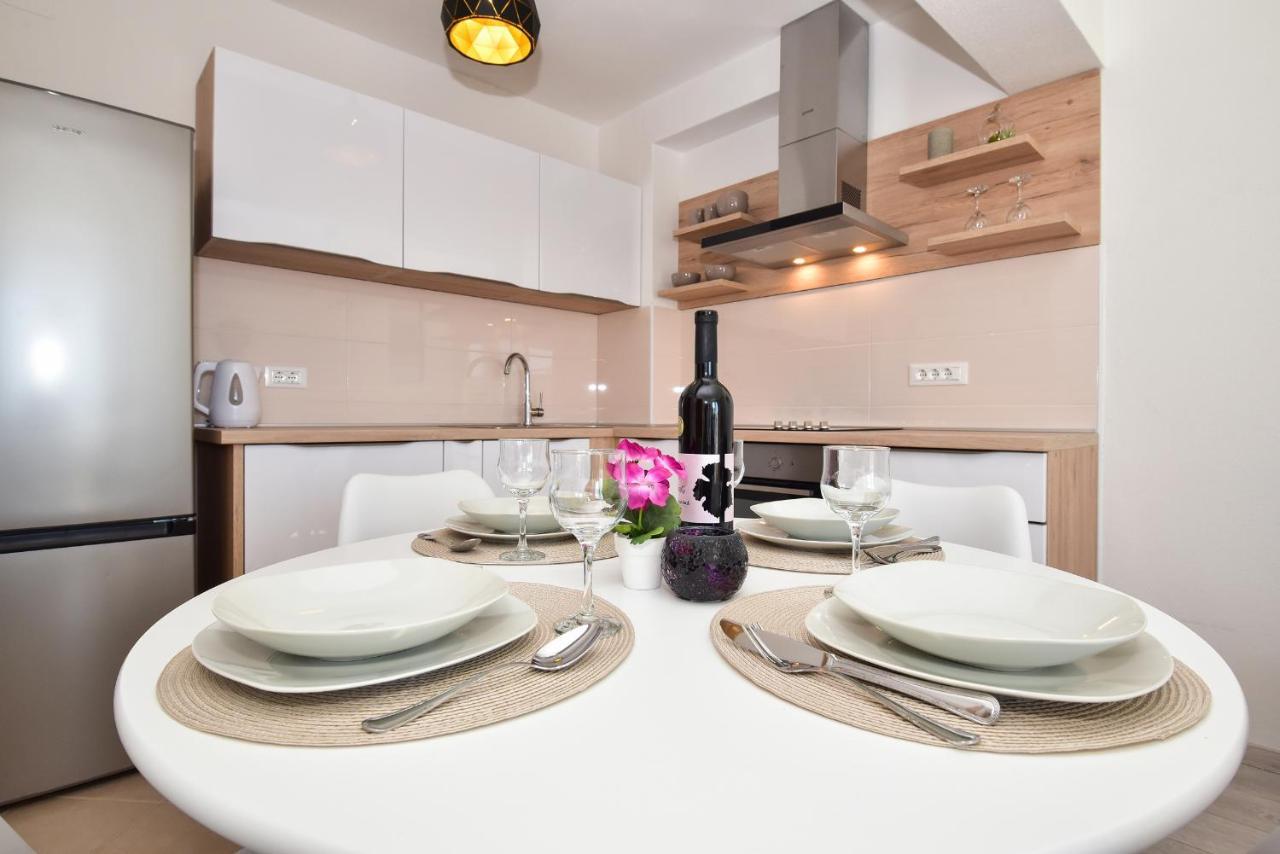 Apartman Luka Igrane Bagian luar foto